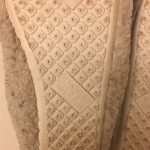 Slippers - Picture 4 of 4